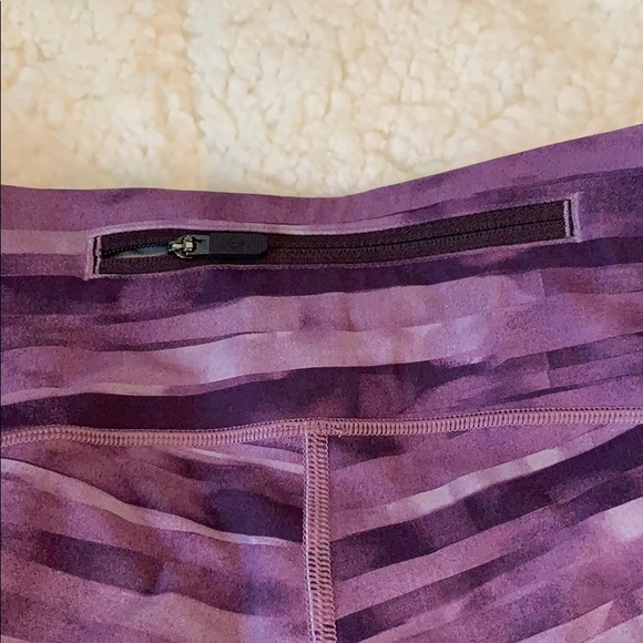 Lululemon running crops size 8 - Picture 6 of 8